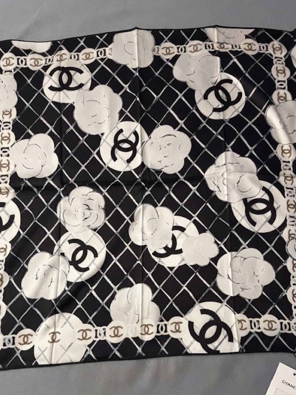 Brand New square blk and White Floral Chain Silk Scarf